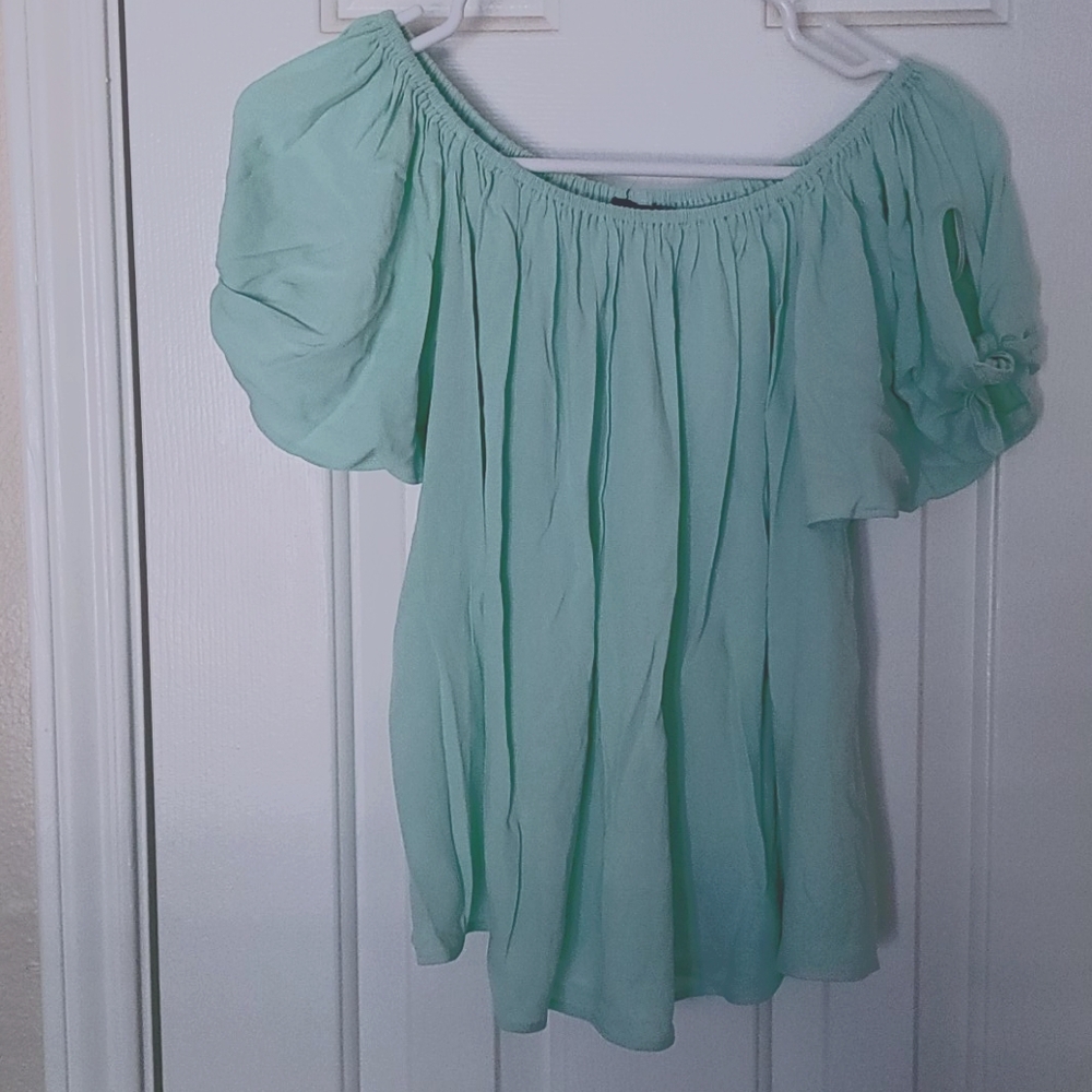 NWOT mint-colored flowy top in small